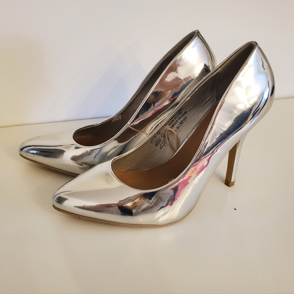 Elegant Silver Metallic Stiletto Heels